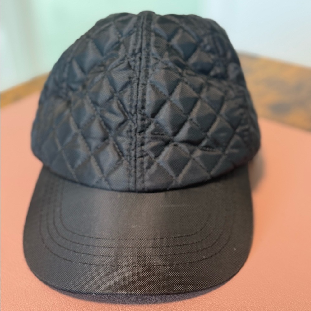Black Quilted Cap ZARA MAN dior
Chanel style VGUC size M